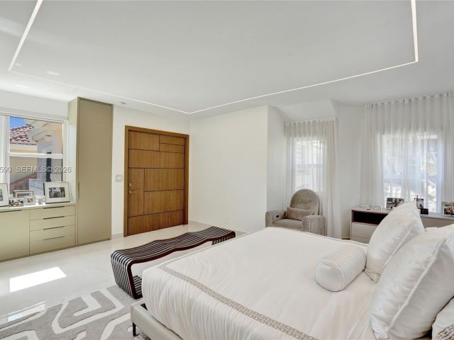 Дом в аренду по адресу 20824 NE 37th Ave 20824 - фото 7476452