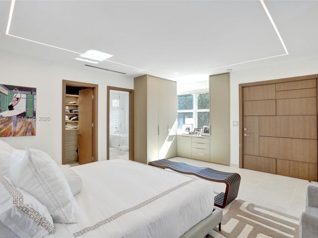 Дом в аренду по адресу 20824 NE 37th Ave 20824 - фото 7476453