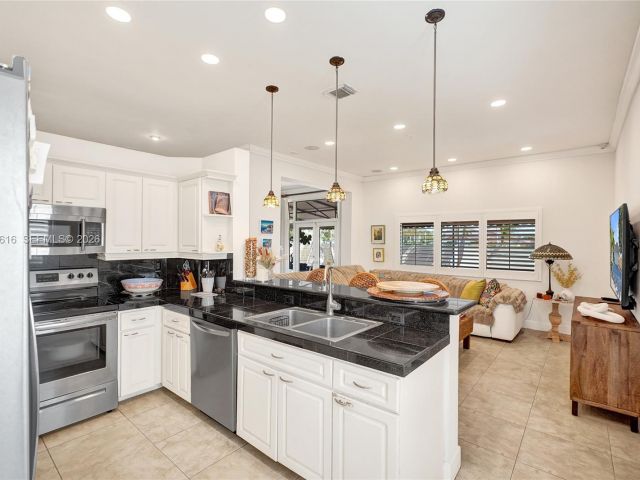 Продажа дома по адресу 471 SW 92nd Psge - фото 7446135