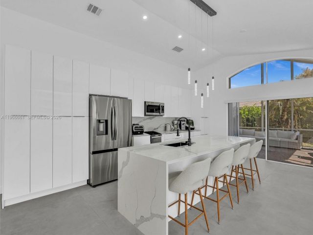 Продажа дома по адресу 4962 SW 32nd Way - фото 7439183