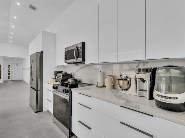 Продажа дома по адресу 4962 SW 32nd Way - фото 7439186