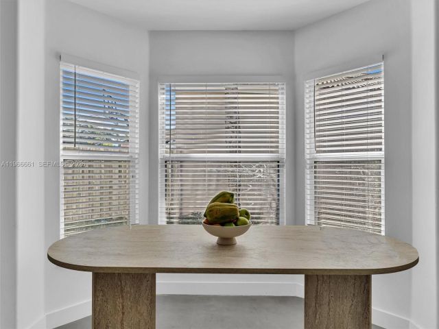 Продажа дома по адресу 4962 SW 32nd Way - фото 7439190