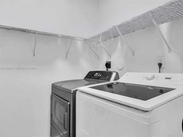 Продажа дома по адресу 4962 SW 32nd Way - фото 7439192