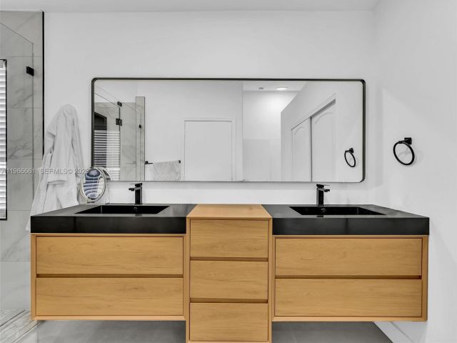 Продажа дома по адресу 4962 SW 32nd Way - фото 7439199