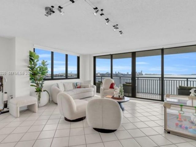 Продажа квартиры #832 - фото 7441046