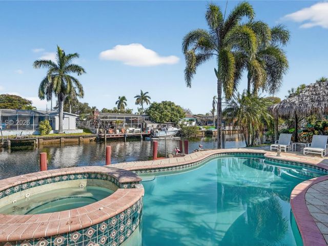 Продажа дома по адресу 2831 Arthur St - фото 7474794