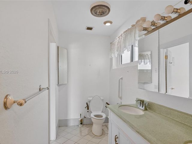 Продажа дома по адресу 2831 Arthur St - фото 7474806