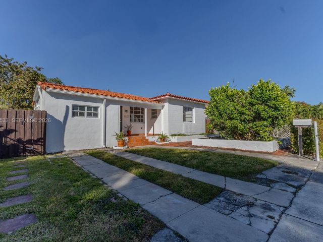 Продажа дома по адресу 1441 SW 17th St - фото 7439829