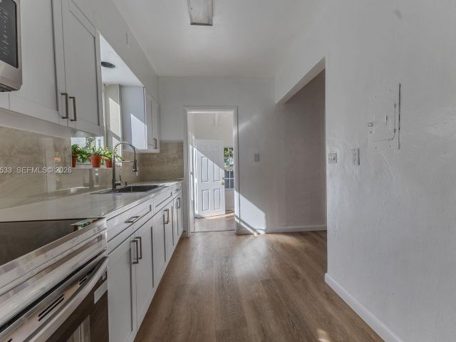 Продажа дома по адресу 1441 SW 17th St - фото 7439841