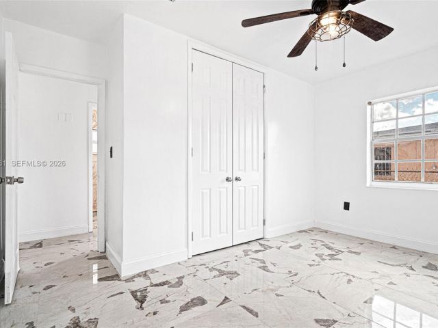 Продажа дома по адресу 16025 NW 29th Ave - фото 7440033