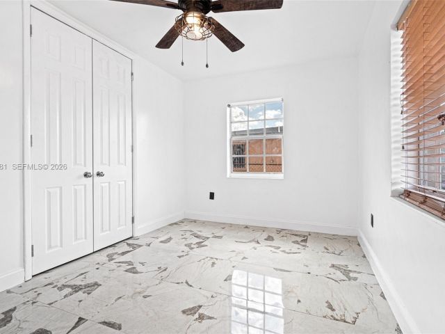 Продажа дома по адресу 16025 NW 29th Ave - фото 7440034