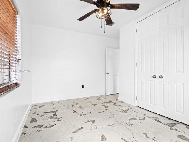 Продажа дома по адресу 16025 NW 29th Ave - фото 7440035