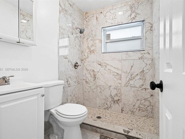 Продажа дома по адресу 16025 NW 29th Ave - фото 7440039