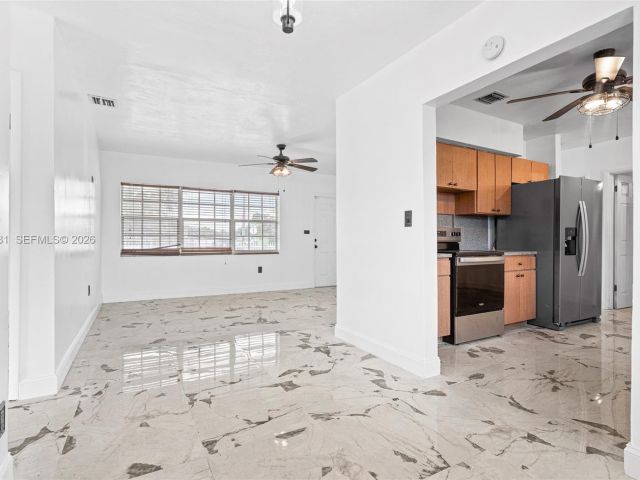 Продажа дома по адресу 16025 NW 29th Ave - фото 7440042