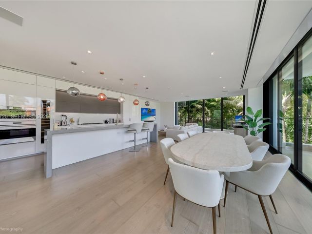 Дом в аренду по адресу 420 N Hibiscus Dr - фото 7468693