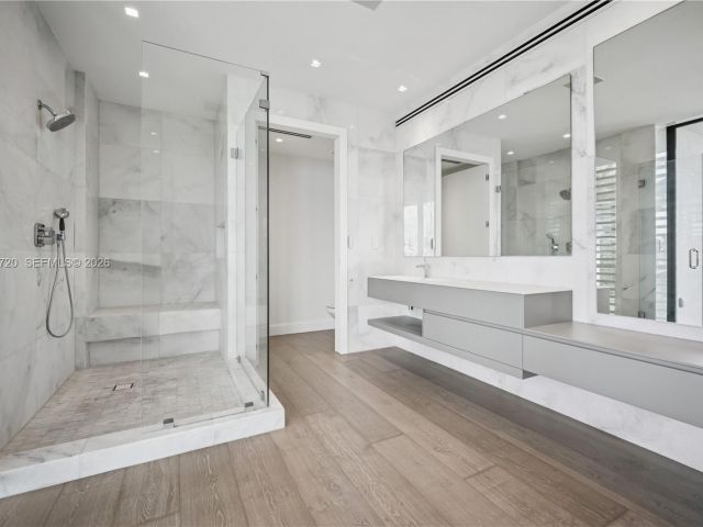 Дом в аренду по адресу 420 N Hibiscus Dr - фото 7468704