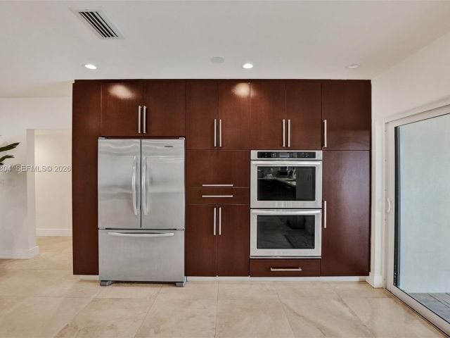 Дом в аренду по адресу 1201 Washington St - фото 7439935