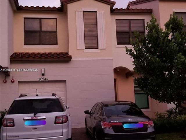 Дом в аренду по адресу 20945 NW 1st Dr 20945 - фото 7445441