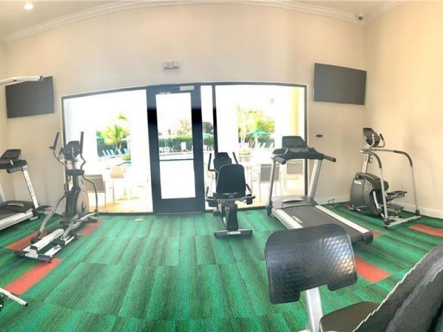 Дом в аренду по адресу 20945 NW 1st Dr 20945 - фото 7445444