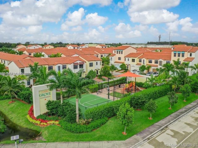 Дом в аренду по адресу 20945 NW 1st Dr 20945 - фото 7445447