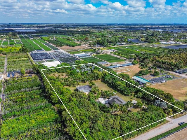 Продажа дома по адресу 18975 SW 224th St - фото 7443836