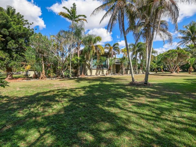 Продажа дома по адресу 18975 SW 224th St - фото 7443841