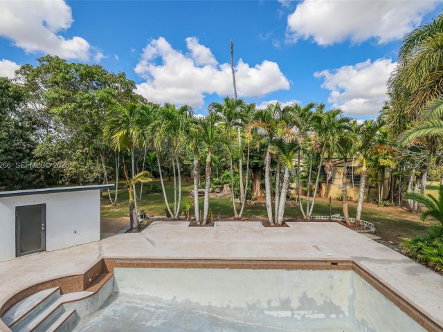 Продажа дома по адресу 18975 SW 224th St - фото 7443855