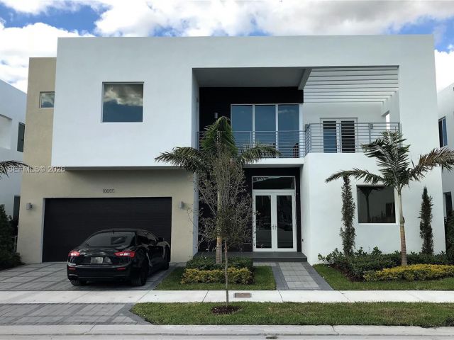 Дом в аренду по адресу 10055 NW 75th St - фото 7440122