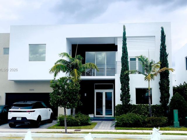 Дом в аренду по адресу 10055 NW 75th St - фото 7440123