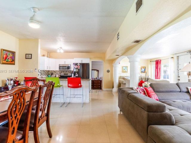 Продажа дома по адресу 6101 Flagler St - фото 7439959