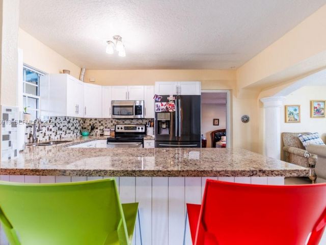 Продажа дома по адресу 6101 Flagler St - фото 7439962