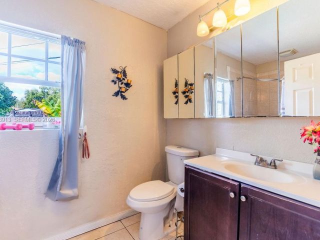 Продажа дома по адресу 6101 Flagler St - фото 7439968