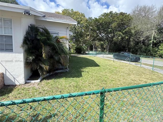 Дом в аренду по адресу 12680 NE 3rd Ave 12680 - фото 7475527