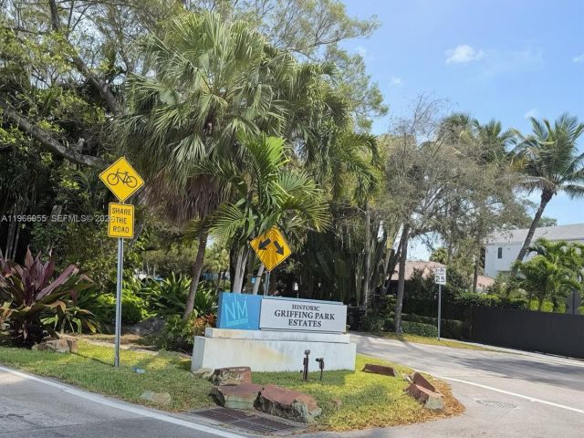 Дом в аренду по адресу 12680 NE 3rd Ave 12680 - фото 7475528