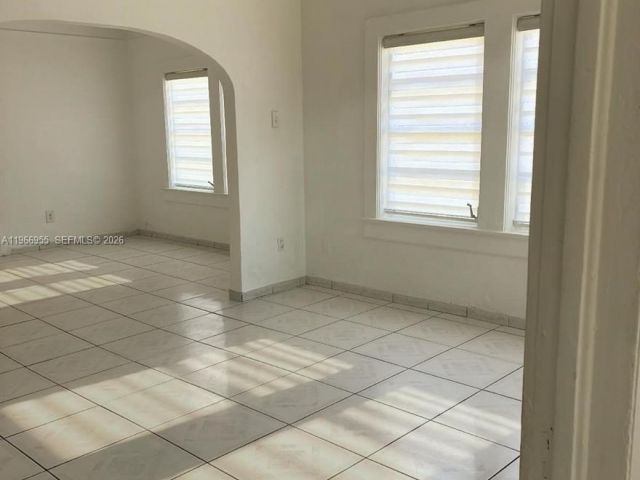 Дом в аренду по адресу 12680 NE 3rd Ave 12680 - фото 7475529