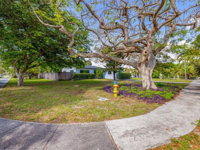 Продажа дома по адресу 1998 NE 180th St - фото 7440052