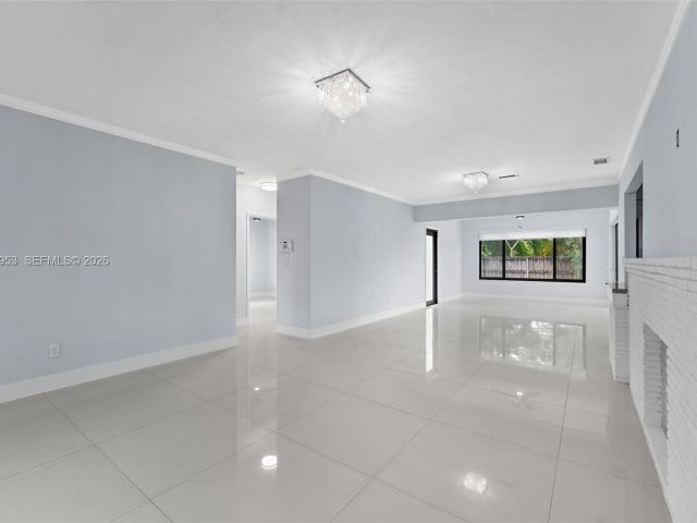 Продажа дома по адресу 1998 NE 180th St - фото 7440054