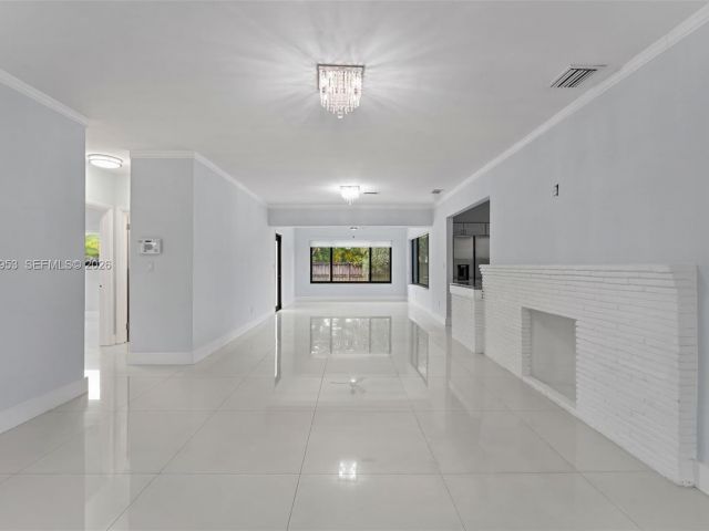 Продажа дома по адресу 1998 NE 180th St - фото 7440055