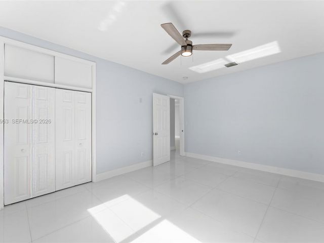 Продажа дома по адресу 1998 NE 180th St - фото 7440061