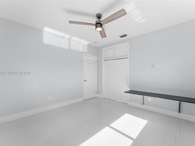 Продажа дома по адресу 1998 NE 180th St - фото 7440064