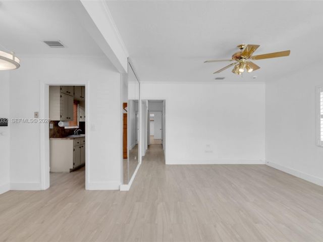 Продажа дома по адресу 1763 NE 180th St - фото 7441174