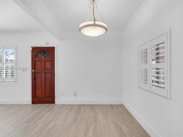 Продажа дома по адресу 1763 NE 180th St - фото 7441178