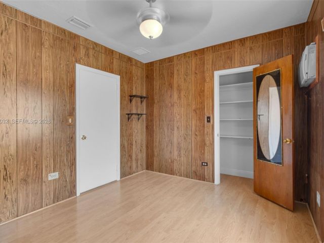 Продажа дома по адресу 1763 NE 180th St - фото 7441183