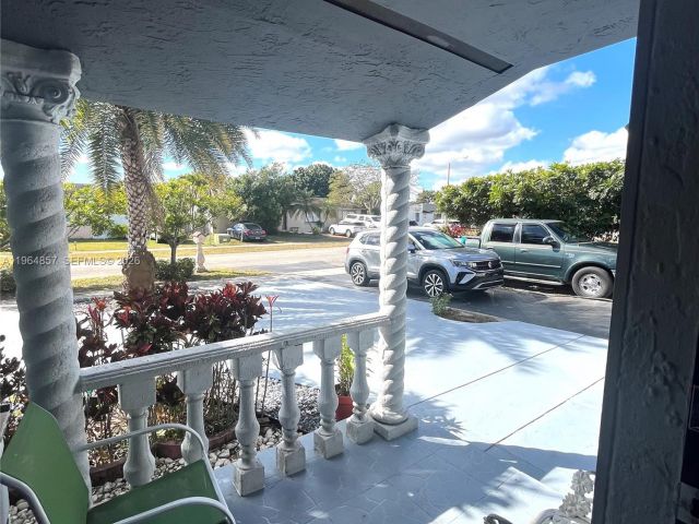 Продажа дома по адресу 12271 SW 187th St - фото 7441427