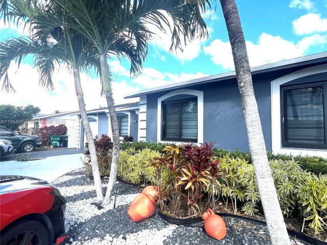 Продажа дома по адресу 12271 SW 187th St - фото 7441428