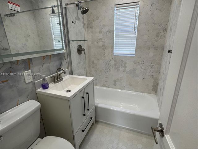 Дом в аренду по адресу 51 Montilla Ave - фото 7525479