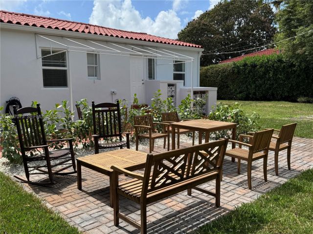 Дом в аренду по адресу 51 Montilla Ave - фото 7525481