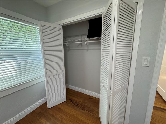 Дом в аренду по адресу 51 Montilla Ave - фото 7525488