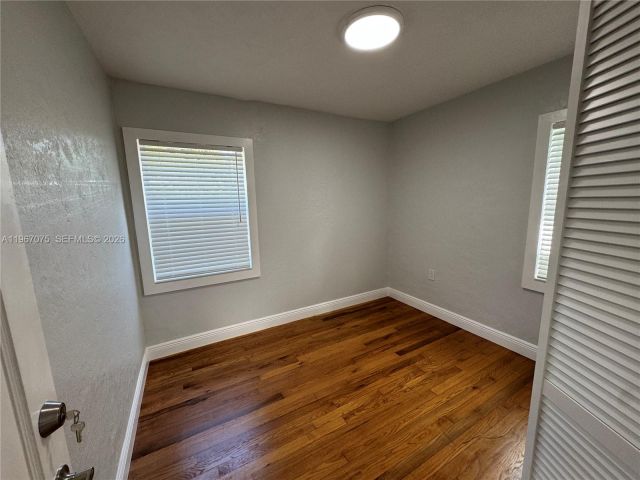 Дом в аренду по адресу 51 Montilla Ave - фото 7525491