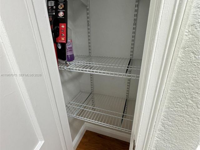 Дом в аренду по адресу 51 Montilla Ave - фото 7525492